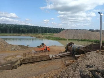 Фото: В Кузбассе золотодобытчики раскопали и замусорили реку: ущерб превысил 4 млн рублей 3