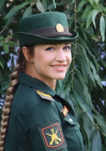 Фото: Жительница Кузбасса участвует в конкурсе красоты среди военнослужащих 1