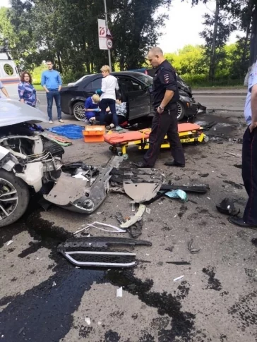 Фото: Четыре человека получили травмы в серьёзном ДТП в Новокузнецке 3
