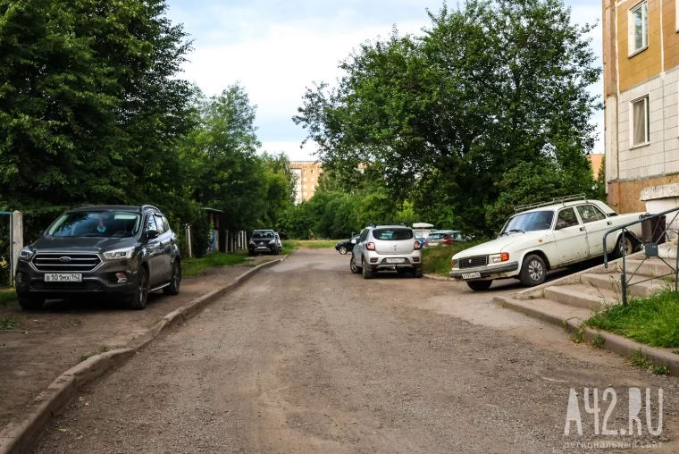 Фото: Дворовый переворот. Почему двор на Ленинградском, 30 в Кемерове отремонтируют вне очереди и как в неё попасть 28