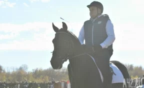 Цивилёв принял участие в открытии соревнований по конному спорту памяти погибшей в «Зимней вишне» девочки