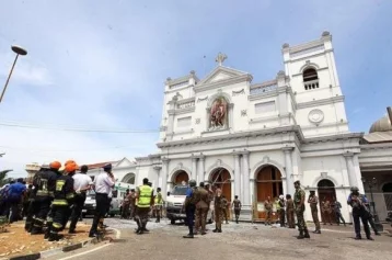 Фото: В результате взрывов на Шри-Ланке погибли 45 детей 1
