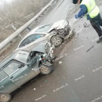 Фото: В Кемерове возле Кузбасского моста произошла серьёзная авария 1