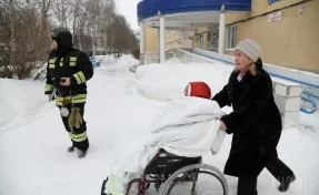 «Заминировано»: в Кемерове массово эвакуируют больницы и школы