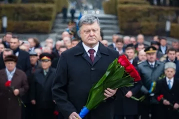 Фото: Порошенко скорректировал указ о введении на Украине военного положения 1