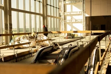 Фото: Сергей Кузнецов: в аэропорту Новокузнецка установили шесть новых эскалаторов 1