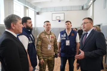 Фото: Губернатор Кузбасса проверил школу, которую отремонтировали впервые за 39 лет  2