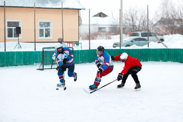 Фото: В хоккей играют настоящие мужчины: разрез «Берёзовский» организовал товарищеский хоккейный матч 17
