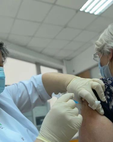 Онищенко заявил о необходимости ревакцинации от кори взрослого населения