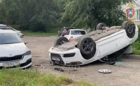 В Кемерове пьяный водитель иномарки перевернулся, уходя от погони