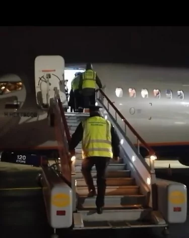 Вахтовики устроили дебош в самолёте из Иркутска в Магадан