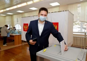 Фото: Председатель парламента Кузбасса проголосовал на выборах 1