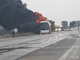 Фото: В Греции молния ударила в пассажирский автобус 3
