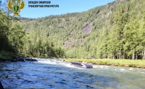 В Красноярском крае перевернулась аэролодка с 3 людьми на борту