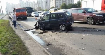 Фото: Стали известны обстоятельства ДТП в Новокузнецке с участием пяти машин 1