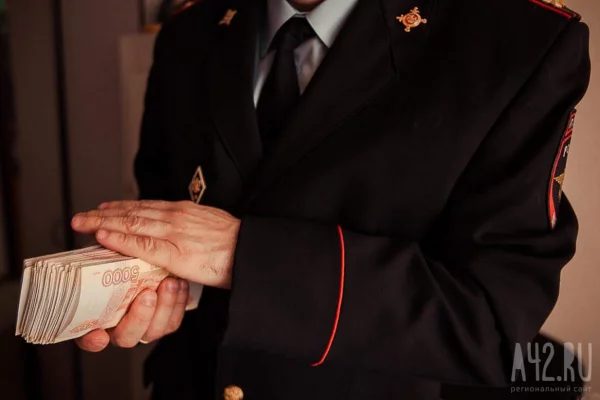 В Волгоградской области жена участника СВО потратила его выплаты и попала под суд