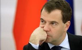 Медведев признал наличие дискриминации по половому признаку в России