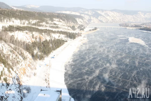 В Красноярском крае спасатели возобновили поиски семьи Усольцевых