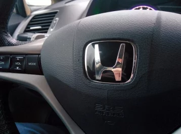 Фото: В Кузбассе грузчик украл малолитражку из гаража и катался на ней пьяным 1