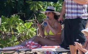 Бритни Спирс в купальнике шокировала фанатов лишними килограммами