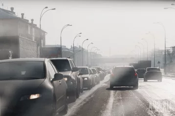 Фото: Рудничный район Кемерова сковали пробки утром 27 ноября 1