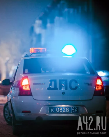 В Кемерове в результате ДТП перевернулся автомобиль