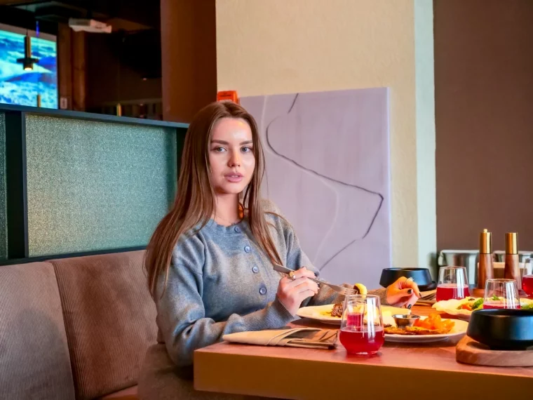 Фото: Горы, «пухляк» и отдых вне склонов: зачем ехать в Шерегеш зимой и летом 17