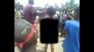 Фото: В Конго женщину приговорили к публичному изнасилованию и последующей казни 1