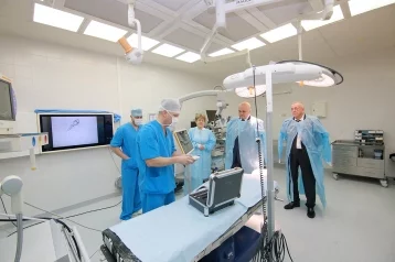 Фото: В Кузбассе будут проводить высокоточные операции на сосудах головного мозга 1