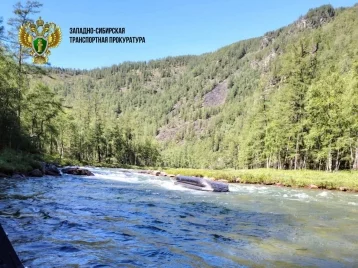 Фото: В Красноярском крае перевернулась аэролодка с 3 людьми на борту 1