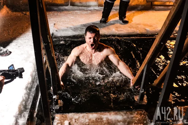 Инфаркт у купели. Кардиолог рассказал, чем крещенские купания опасны для «сердечников»
