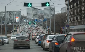 В Кемерове в новогодние праздники изменят режим работы реверсивных светофоров