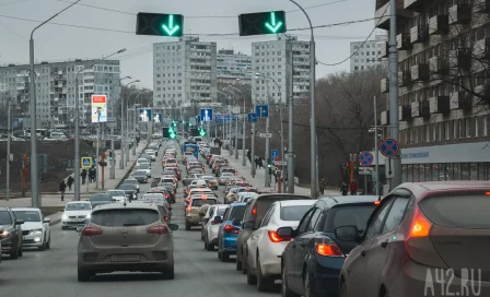 В Кемерове в новогодние праздники изменят режим работы реверсивных светофоров