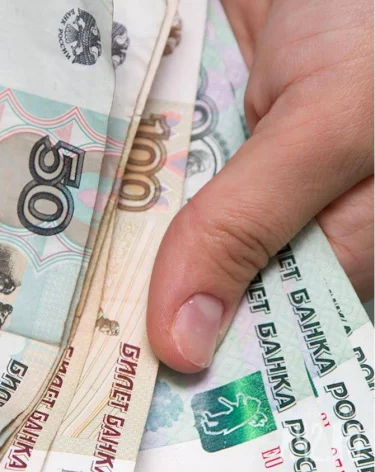 В Кузбассе за три года сильнее всего выросли предлагаемые зарплаты маляров