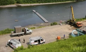 В Кемерове спасатели начали монтировать понтонный мост