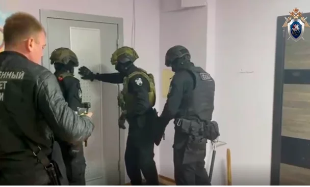 В Кузбассе замглавы города, председателя КУМИ и двух директоров задержали за махинации с жильём для детей-сирот
