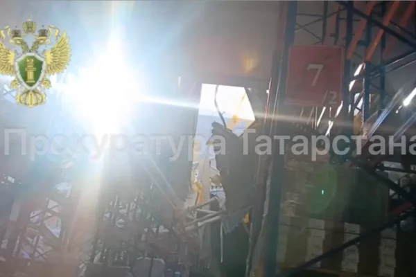 В Татарстане рассказали о состоянии женщины, пострадавшей при обрушении кровли склада