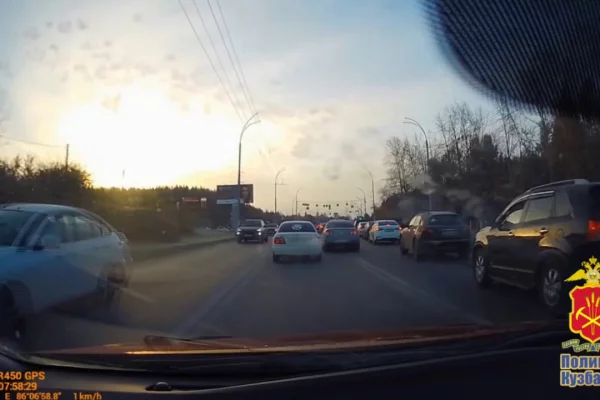 В Кемерове оштрафовали водителя, создавшего аварийную ситуацию на дороге