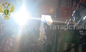 В Татарстане рассказали о состоянии женщины, пострадавшей при обрушении кровли склада