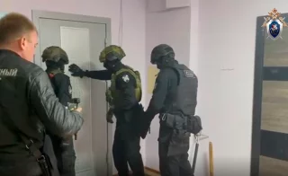 В Кузбассе замглавы города, председателя КУМИ и двух директоров задержали за махинации с жильём для детей-сирот