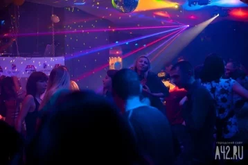 Фото: «Разнесли всё в хлам»: в кузбасском ночном клубе произошла жёсткая потасовка 1