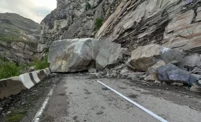 В Дагестане без дорожного сообщения из-за обвала скалы остались более 50 населённых пунктов 