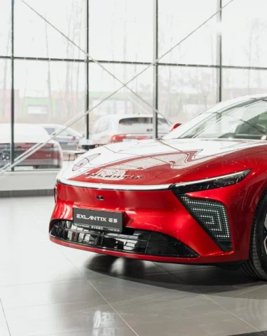 На что способен гибридный седан зимой