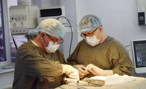 В Кузбассе врачи установили пенсионеру титановый протез черепа, сделанный с помощью 3D-технологий