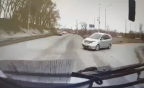 В Новокузнецке водитель автобуса №25 спас пассажиров от ДТП