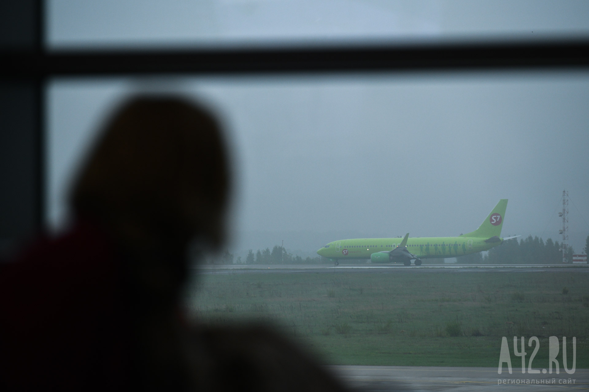 Вылет 6 утренних рейсов задержали в аэропорту Кемерова