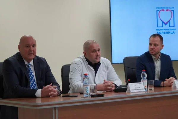 Оперирующий хирург, репродуктолог: в Междуреченской горбольнице рассказали о новом главвраче