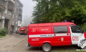 В Новокузнецке утром загорелась квартира в многоэтажке: спасены 7 человек