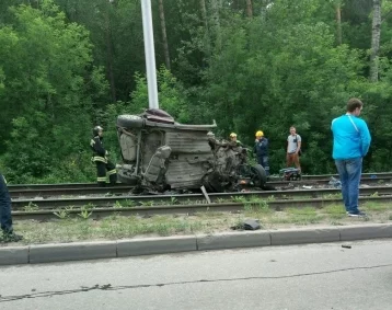 Фото: Врезавшийся в столб на Логовом шоссе кемеровчанин был под «кайфом» 1