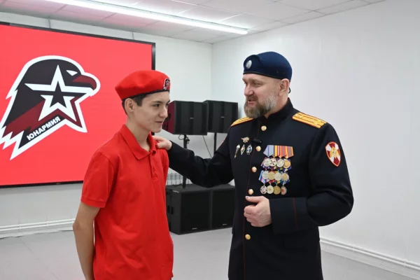 Школьник из Кузбасса стал двухмиллионным участником движения «Юнармия»